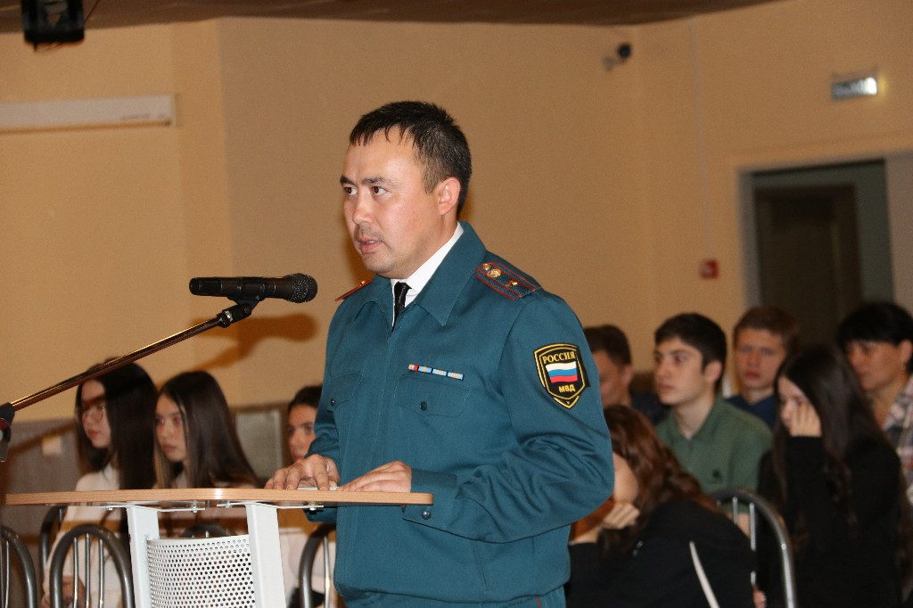 28 октября 2022 года в 14:00 часов в дискозале КДЦ «Кристалл» состоялась информационная программа, посвященная профилактике наркомании среди молодёжи – «Знать – значит жить!»
