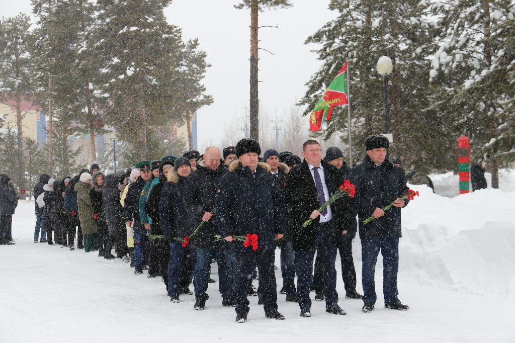 22 февраля 2023 в 15:00 у памятника «Героям, павшим в боях за Родину», состоялся митинг «СЛАВА ЗАЩИТНИКАМ ОТЕЧЕСТВА». #СлаваЗащитникамОтечества #Своихнебросаем #Мывместе