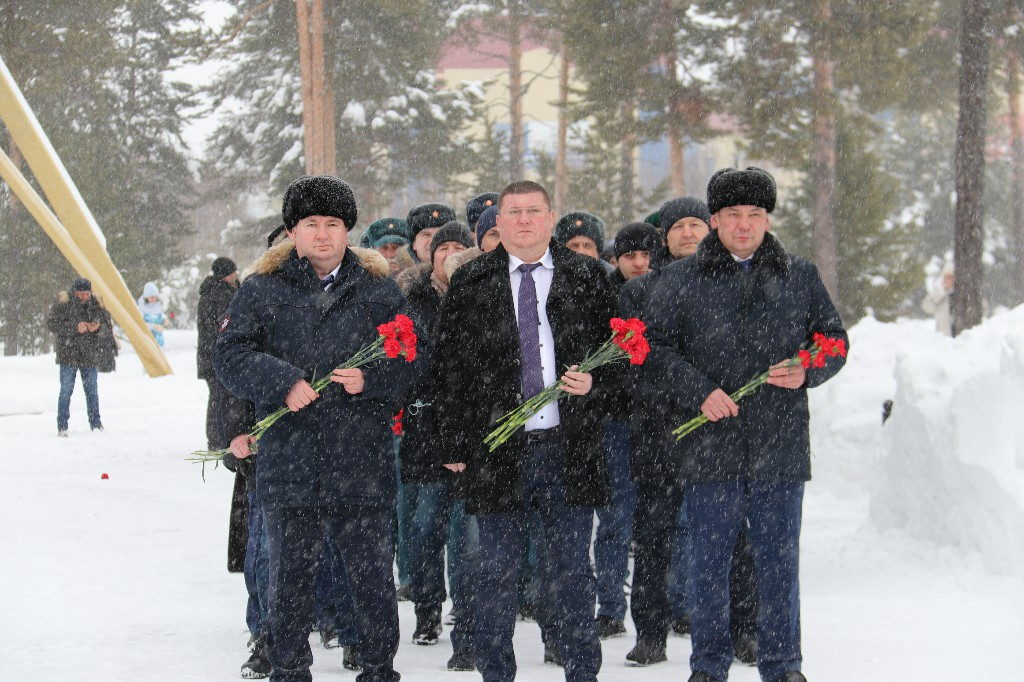 22 февраля 2023 в 15:00 у памятника «Героям, павшим в боях за Родину», состоялся митинг «СЛАВА ЗАЩИТНИКАМ ОТЕЧЕСТВА». #СлаваЗащитникамОтечества #Своихнебросаем #Мывместе