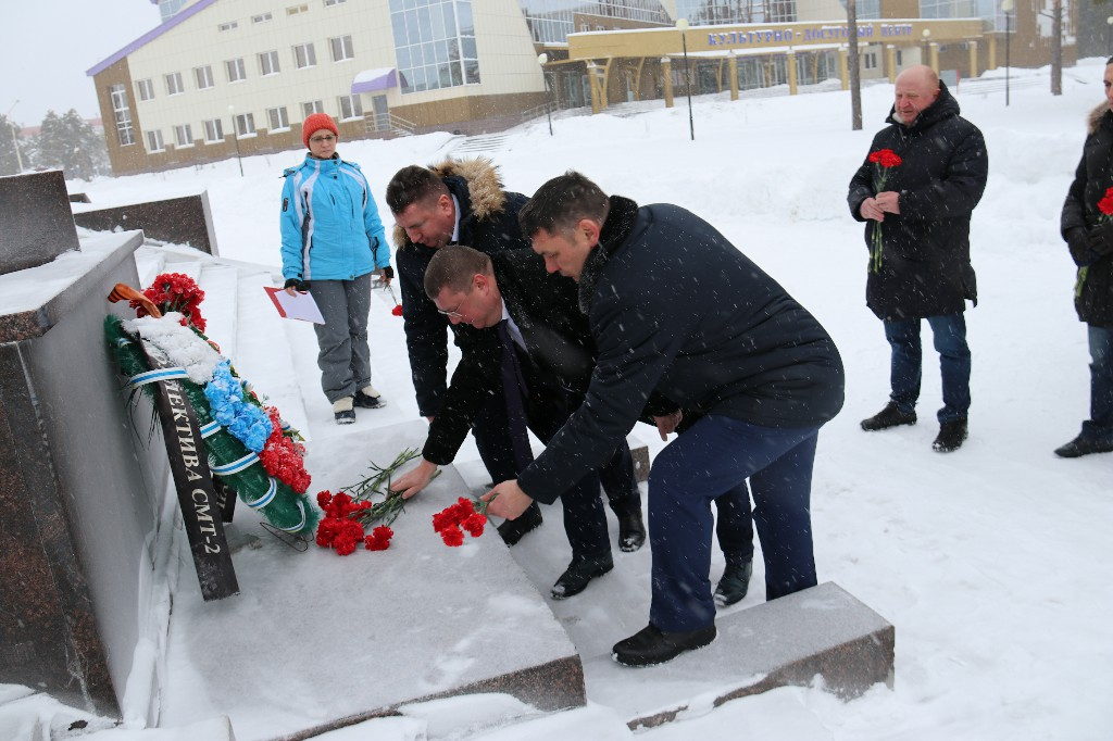 22 февраля 2023 в 15:00 у памятника «Героям, павшим в боях за Родину», состоялся митинг «СЛАВА ЗАЩИТНИКАМ ОТЕЧЕСТВА». #СлаваЗащитникамОтечества #Своихнебросаем #Мывместе