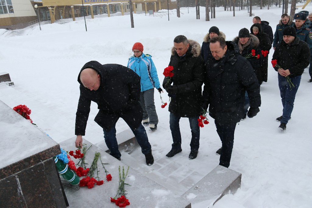 22 февраля 2023 в 15:00 у памятника «Героям, павшим в боях за Родину», состоялся митинг «СЛАВА ЗАЩИТНИКАМ ОТЕЧЕСТВА». #СлаваЗащитникамОтечества #Своихнебросаем #Мывместе