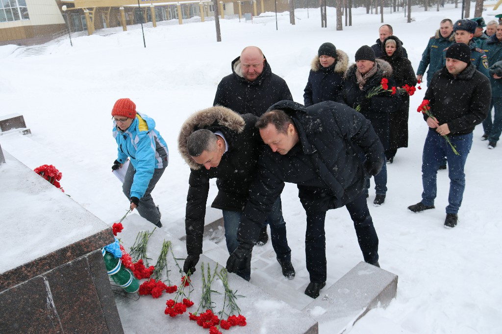22 февраля 2023 в 15:00 у памятника «Героям, павшим в боях за Родину», состоялся митинг «СЛАВА ЗАЩИТНИКАМ ОТЕЧЕСТВА». #СлаваЗащитникамОтечества #Своихнебросаем #Мывместе