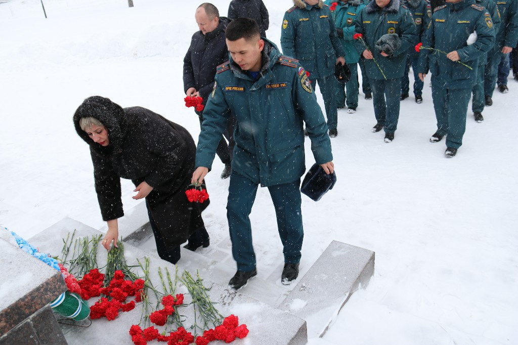 22 февраля 2023 в 15:00 у памятника «Героям, павшим в боях за Родину», состоялся митинг «СЛАВА ЗАЩИТНИКАМ ОТЕЧЕСТВА». #СлаваЗащитникамОтечества #Своихнебросаем #Мывместе