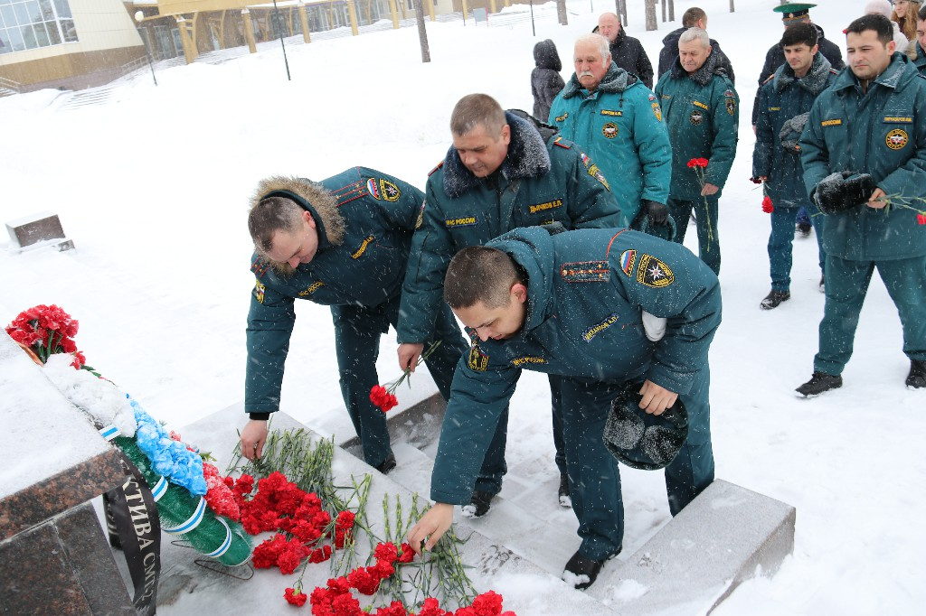 22 февраля 2023 в 15:00 у памятника «Героям, павшим в боях за Родину», состоялся митинг «СЛАВА ЗАЩИТНИКАМ ОТЕЧЕСТВА». #СлаваЗащитникамОтечества #Своихнебросаем #Мывместе