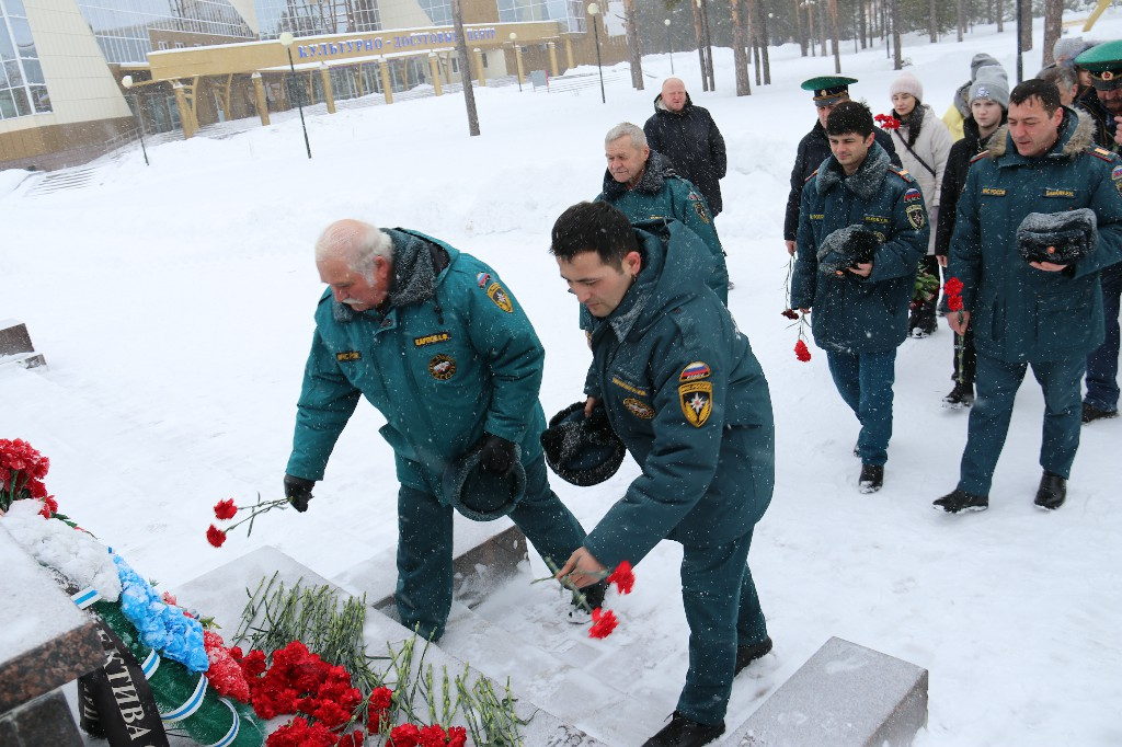 22 февраля 2023 в 15:00 у памятника «Героям, павшим в боях за Родину», состоялся митинг «СЛАВА ЗАЩИТНИКАМ ОТЕЧЕСТВА». #СлаваЗащитникамОтечества #Своихнебросаем #Мывместе