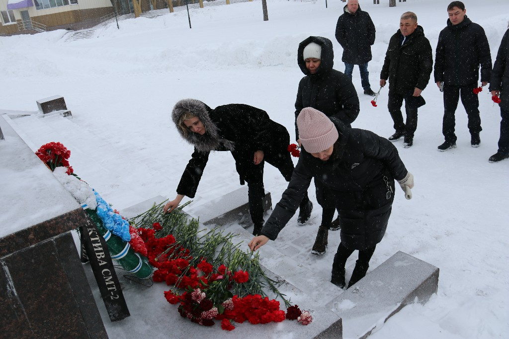 22 февраля 2023 в 15:00 у памятника «Героям, павшим в боях за Родину», состоялся митинг «СЛАВА ЗАЩИТНИКАМ ОТЕЧЕСТВА». #СлаваЗащитникамОтечества #Своихнебросаем #Мывместе