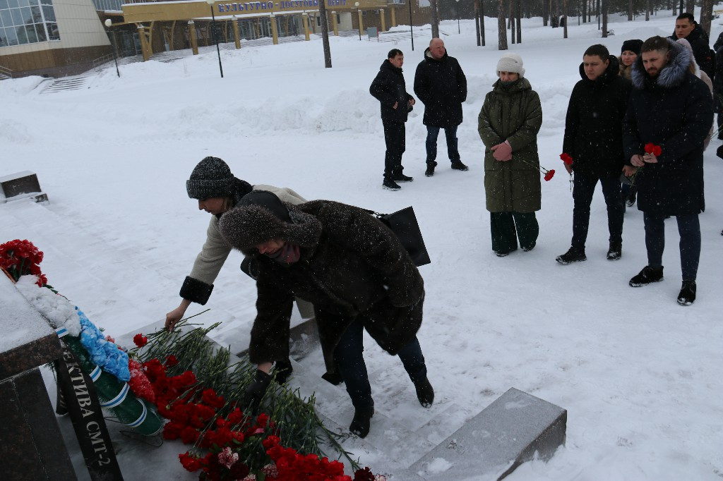 22 февраля 2023 в 15:00 у памятника «Героям, павшим в боях за Родину», состоялся митинг «СЛАВА ЗАЩИТНИКАМ ОТЕЧЕСТВА». #СлаваЗащитникамОтечества #Своихнебросаем #Мывместе