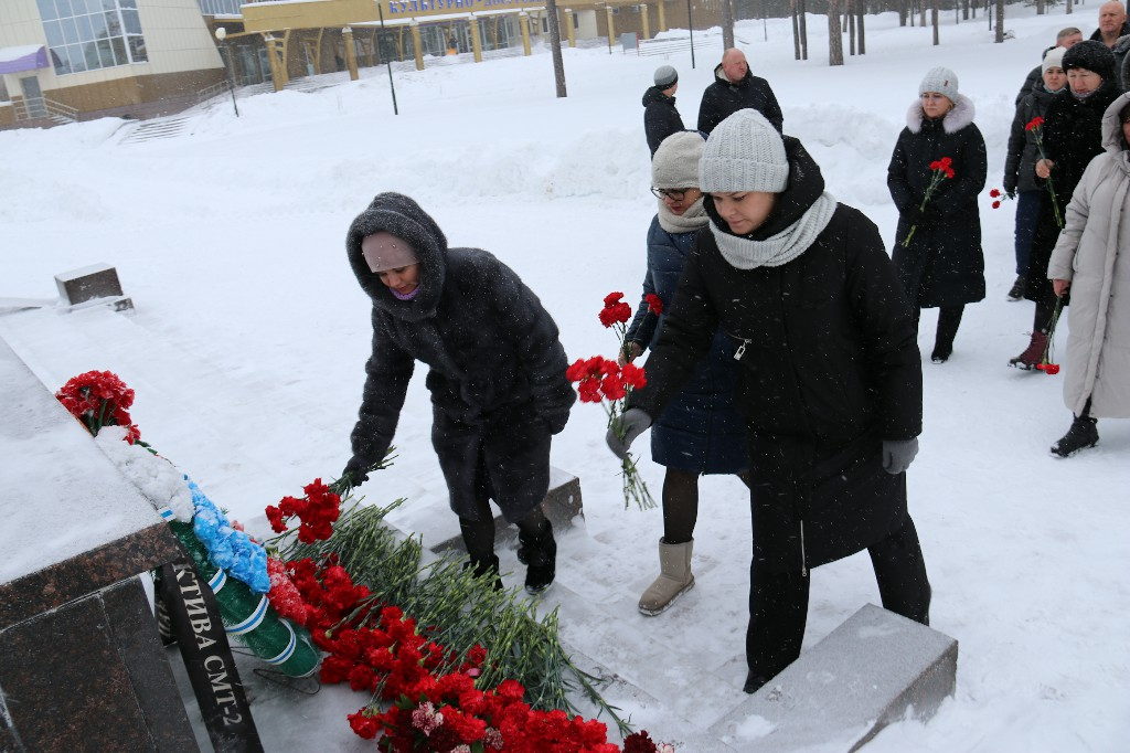 22 февраля 2023 в 15:00 у памятника «Героям, павшим в боях за Родину», состоялся митинг «СЛАВА ЗАЩИТНИКАМ ОТЕЧЕСТВА». #СлаваЗащитникамОтечества #Своихнебросаем #Мывместе
