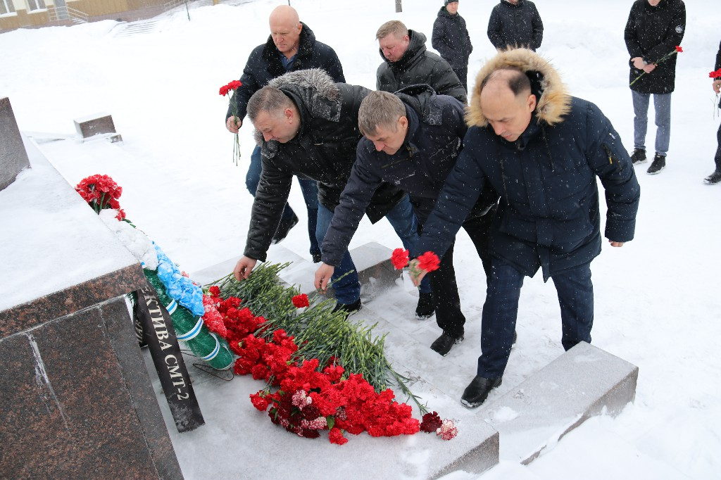22 февраля 2023 в 15:00 у памятника «Героям, павшим в боях за Родину», состоялся митинг «СЛАВА ЗАЩИТНИКАМ ОТЕЧЕСТВА». #СлаваЗащитникамОтечества #Своихнебросаем #Мывместе