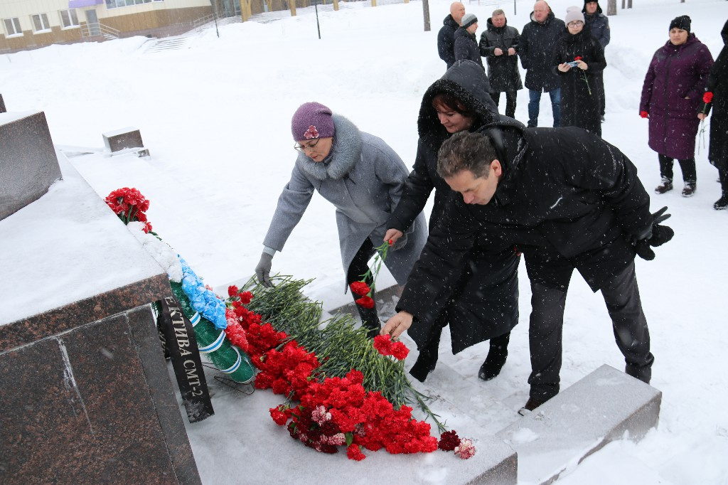 22 февраля 2023 в 15:00 у памятника «Героям, павшим в боях за Родину», состоялся митинг «СЛАВА ЗАЩИТНИКАМ ОТЕЧЕСТВА». #СлаваЗащитникамОтечества #Своихнебросаем #Мывместе