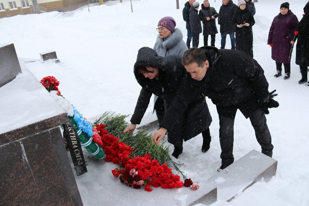 22 февраля 2023 в 15:00 у памятника «Героям, павшим в боях за Родину», состоялся митинг «СЛАВА ЗАЩИТНИКАМ ОТЕЧЕСТВА». #СлаваЗащитникамОтечества #Своихнебросаем #Мывместе