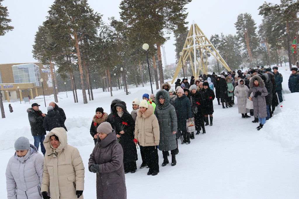 22 февраля 2023 в 15:00 у памятника «Героям, павшим в боях за Родину», состоялся митинг «СЛАВА ЗАЩИТНИКАМ ОТЕЧЕСТВА». #СлаваЗащитникамОтечества #Своихнебросаем #Мывместе