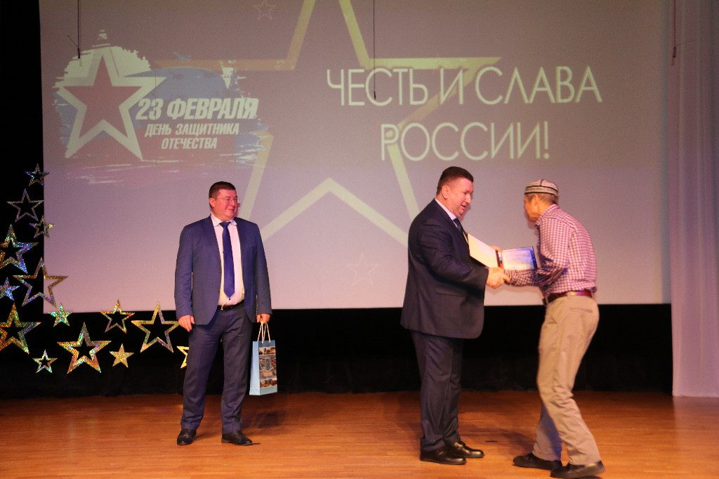 23 февраля 2023 года в 12.00 в КДЦ «Кристалл» состоялся праздничный торжественный концерт, посвященный Дню защитника Отечества «ЧЕСТЬ И СЛАВА РОССИИ!» #СлаваЗащитникамОтечества #Своихнебросаем #Мывместе