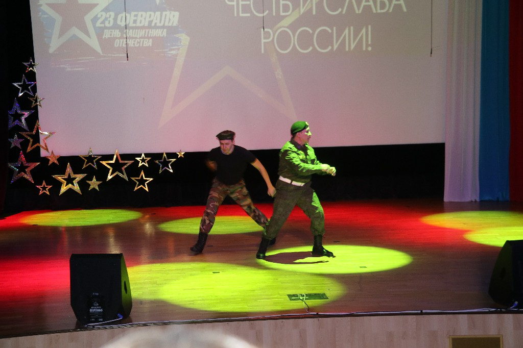 23 февраля 2023 года в 12.00 в КДЦ «Кристалл» состоялся праздничный торжественный концерт, посвященный Дню защитника Отечества «ЧЕСТЬ И СЛАВА РОССИИ!» #СлаваЗащитникамОтечества #Своихнебросаем #Мывместе
