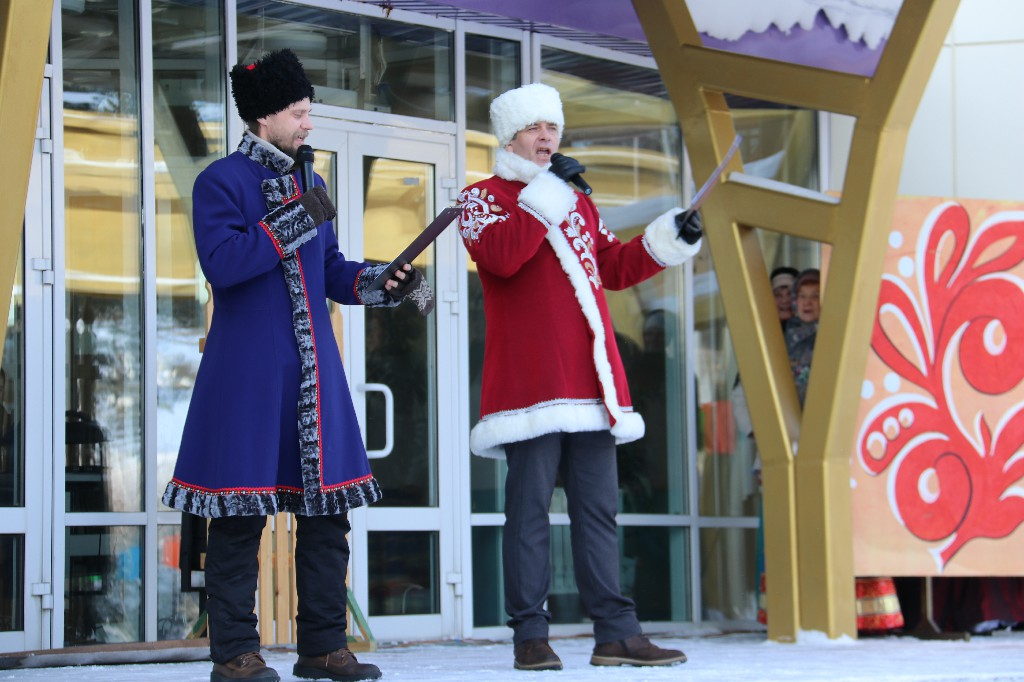 26 февраля 2023 года в 12:00 часов на центральной площади КДЦ «Кристалл», собралось много жителей, чтобы отпраздновать последний день Масленицы — Народное гуляние «Душа наша – Масленица»