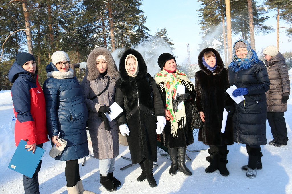 26 февраля 2023 года в 12:00 часов на центральной площади КДЦ «Кристалл», собралось много жителей, чтобы отпраздновать последний день Масленицы — Народное гуляние «Душа наша – Масленица»