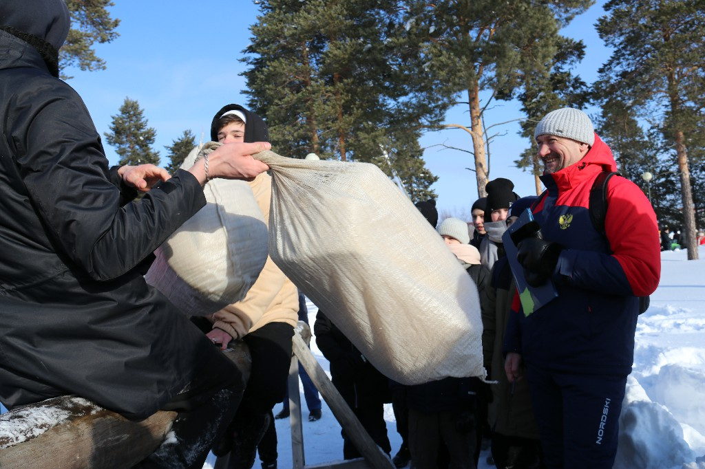 26 февраля 2023 года в 12:00 часов на центральной площади КДЦ «Кристалл», собралось много жителей, чтобы отпраздновать последний день Масленицы — Народное гуляние «Душа наша – Масленица»