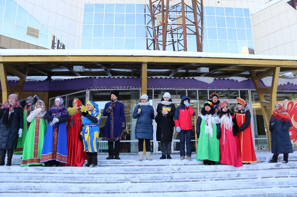 26 февраля 2023 года в 12:00 часов на центральной площади КДЦ «Кристалл», собралось много жителей, чтобы отпраздновать последний день Масленицы — Народное гуляние «Душа наша – Масленица»