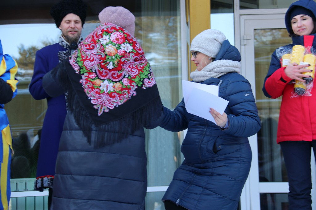 26 февраля 2023 года в 12:00 часов на центральной площади КДЦ «Кристалл», собралось много жителей, чтобы отпраздновать последний день Масленицы — Народное гуляние «Душа наша – Масленица»