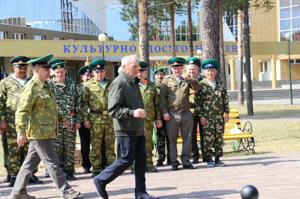 28 мая 2023 года в 12:00 часов в день празднования 105-летия Пограничных войск Российской Федерации на площади КДЦ «Кристалл» у мемориальной доски Пограничникам состоялся торжественный митинг