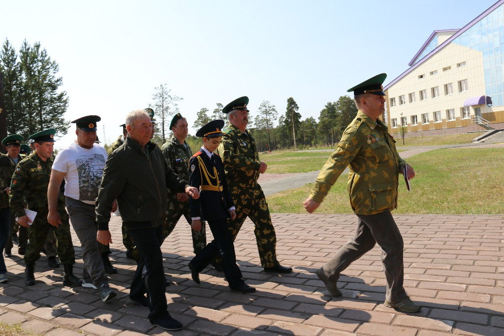 28 мая 2023 года в 12:00 часов в день празднования 105-летия Пограничных войск Российской Федерации на площади КДЦ «Кристалл» у мемориальной доски Пограничникам состоялся торжественный митинг