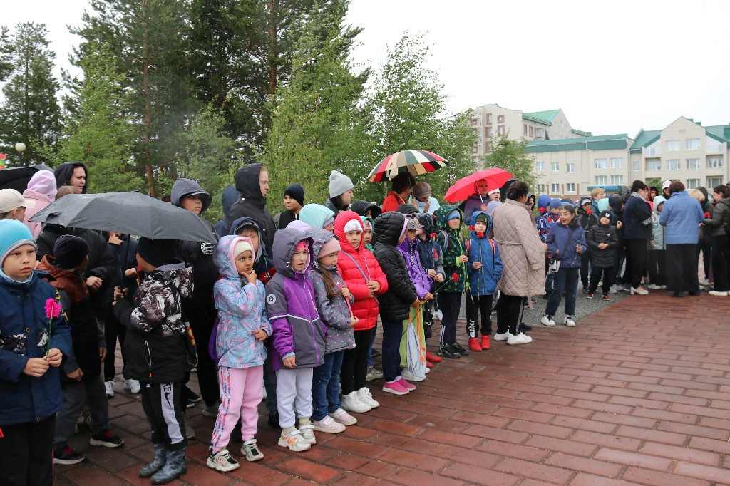 22 июня – День памяти и скорби. Всероссийская патриотическая акция «Свеча памяти» состоялась у мемориала «Героев России» на площади КДЦ «Кристалл» #МыПомним