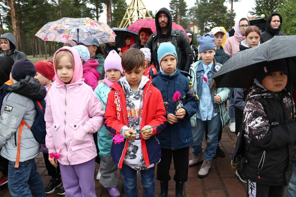 22 июня – День памяти и скорби. Всероссийская патриотическая акция «Свеча памяти» состоялась у мемориала «Героев России» на площади КДЦ «Кристалл» #МыПомним