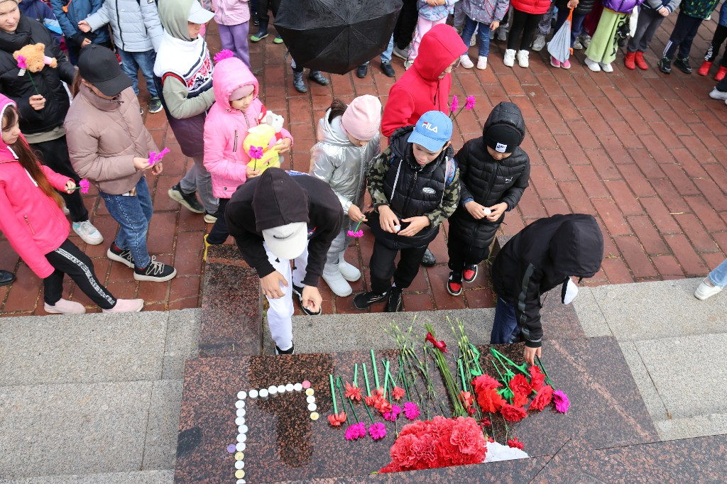 22 июня – День памяти и скорби. Всероссийская патриотическая акция «Свеча памяти» состоялась у мемориала «Героев России» на площади КДЦ «Кристалл» #МыПомним