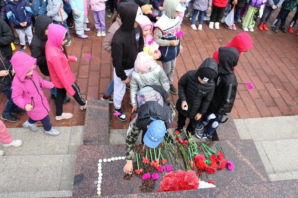 22 июня – День памяти и скорби. Всероссийская патриотическая акция «Свеча памяти» состоялась у мемориала «Героев России» на площади КДЦ «Кристалл» #МыПомним