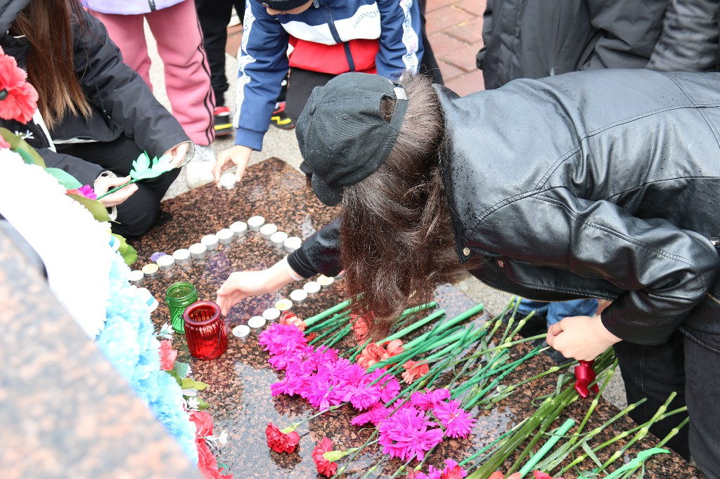 22 июня – День памяти и скорби. Всероссийская патриотическая акция «Свеча памяти» состоялась у мемориала «Героев России» на площади КДЦ «Кристалл» #МыПомним