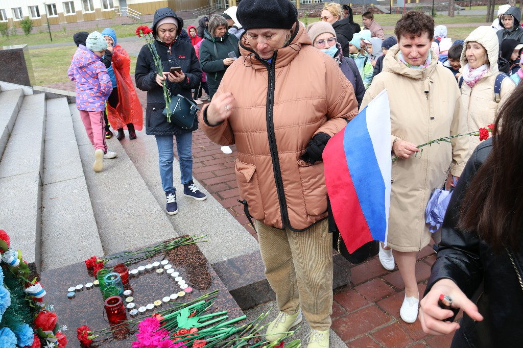 22 июня – День памяти и скорби. Всероссийская патриотическая акция «Свеча памяти» состоялась у мемориала «Героев России» на площади КДЦ «Кристалл» #МыПомним
