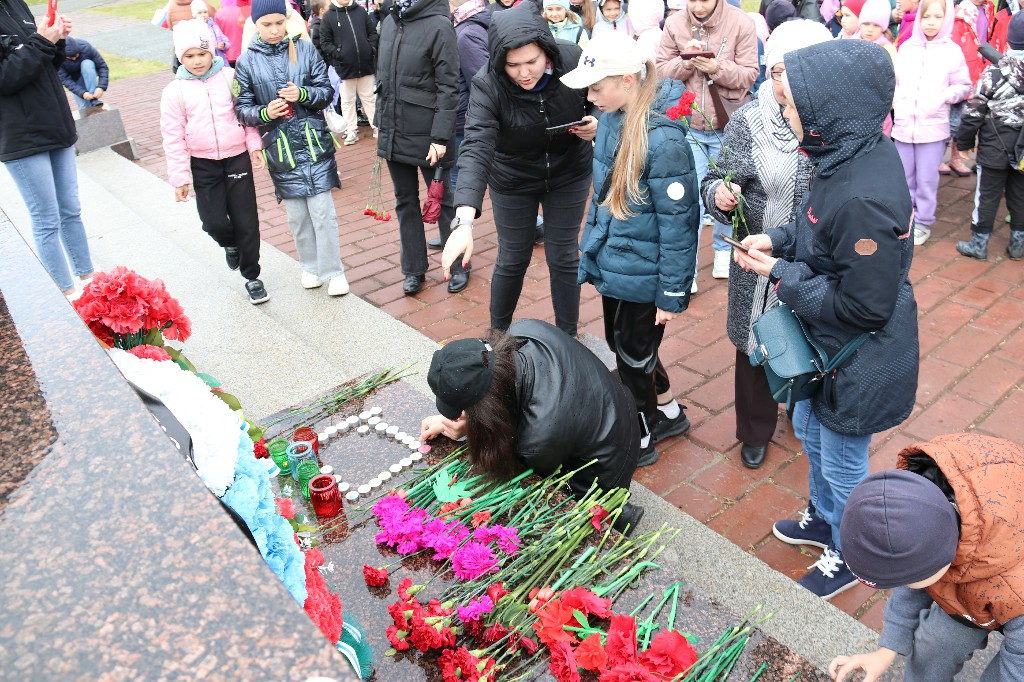 22 июня – День памяти и скорби. Всероссийская патриотическая акция «Свеча памяти» состоялась у мемориала «Героев России» на площади КДЦ «Кристалл» #МыПомним