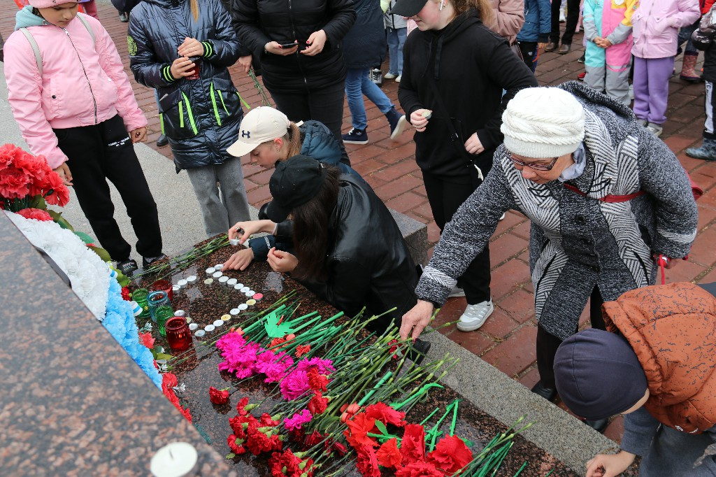 22 июня – День памяти и скорби. Всероссийская патриотическая акция «Свеча памяти» состоялась у мемориала «Героев России» на площади КДЦ «Кристалл» #МыПомним