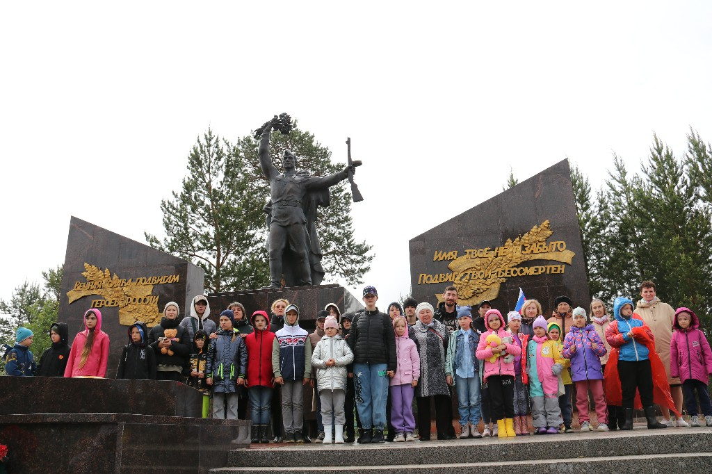22 июня – День памяти и скорби. Всероссийская патриотическая акция «Свеча памяти» состоялась у мемориала «Героев России» на площади КДЦ «Кристалл» #МыПомним