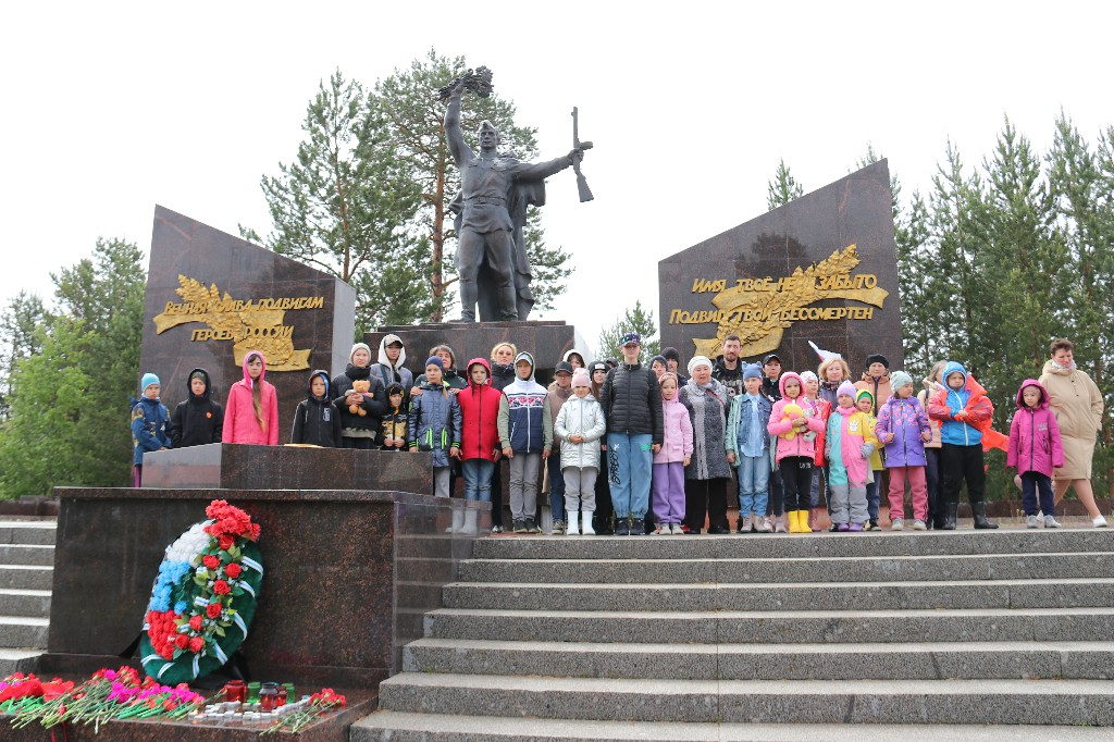 22 июня – День памяти и скорби. Всероссийская патриотическая акция «Свеча памяти» состоялась у мемориала «Героев России» на площади КДЦ «Кристалл» #МыПомним